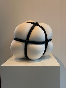 Bondage white (32 cm) by Stephan Marienfeld