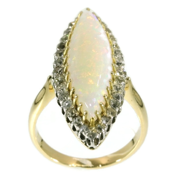 Original Antique Victorian opal and diamond ring by Artista Desconocido