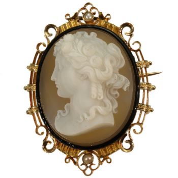 French Victorian antique hard stone cameo in elegant enameled mounting by Unknown Artist