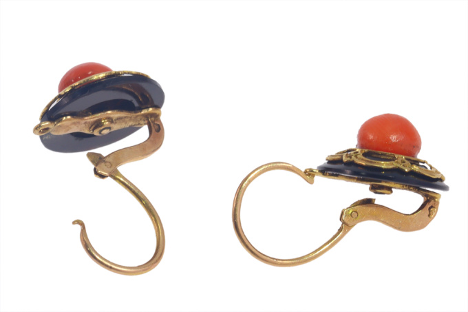 Vintage antique early Victorian gold earrings with onyx and coral by Artiste Inconnu