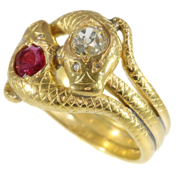 Late Victorian gold double serpent snake ring set with big diamond and ruby by Artiste Inconnu