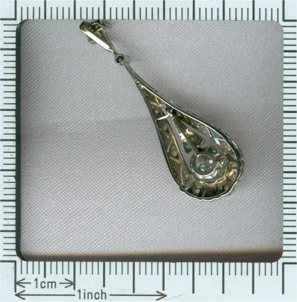 Edwardian pendant with big diamond by Onbekende Kunstenaar