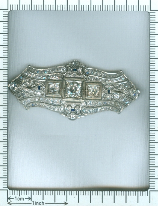 Original Vintage Art Deco diamond platinum brooch by Unbekannter Künstler
