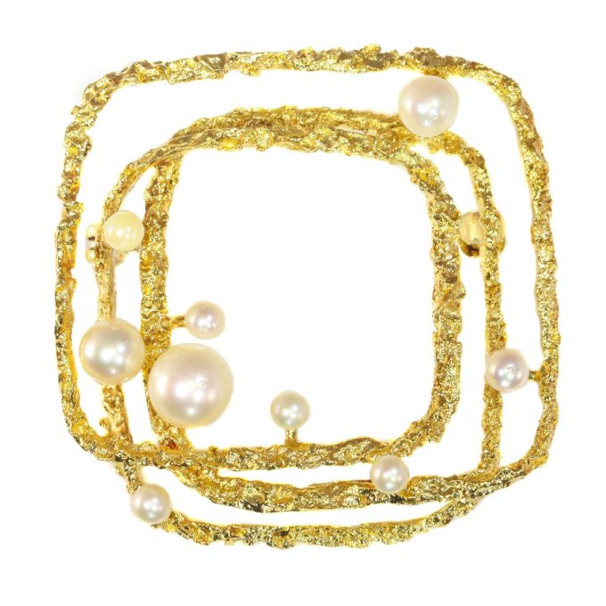 Vintage Sixties gold arty brooch with pearls by Artista Desconocido