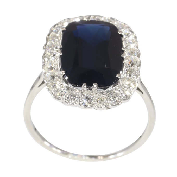 Vintage Art Deco diamond and sapphire so-called Lady Di engagement ring by Artista Desconocido