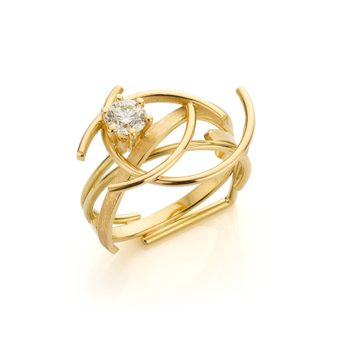 Yellow gold ring with 'cape' diamond (0.51 ct) by Sabine Eekels