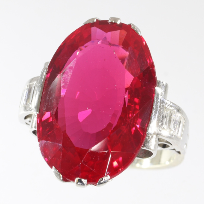 French Art Deco large Verneuil ruby and diamond engagement ring by Artista Desconocido