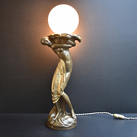 Art deco figure lamp  by Onbekende Kunstenaar