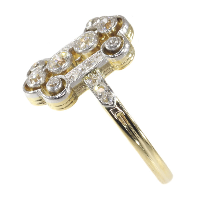 Vintage diamond Art Deco engagement ring by Artiste Inconnu