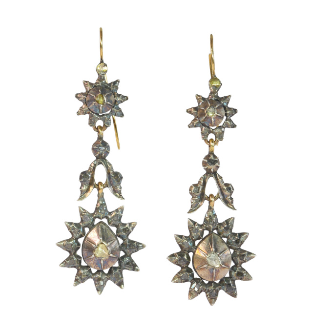 Vintage antique Victorian long pendent diamond earrings by Onbekende Kunstenaar