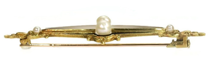French antique Victorian bar brooch with black enamel pearls and rock crystal by Onbekende Kunstenaar