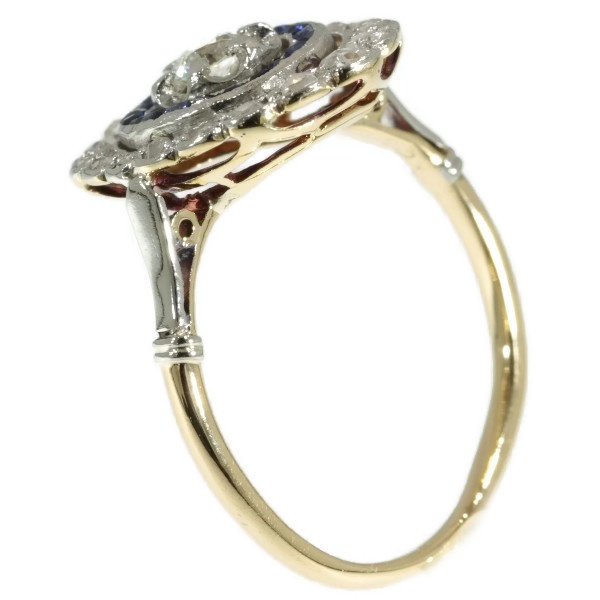 Art Deco diamond and sapphire engagement ring by Artista Desconocido