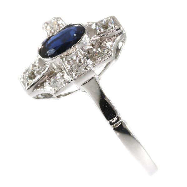 Vintage Art Deco diamond and sapphire engagement ring by Onbekende Kunstenaar
