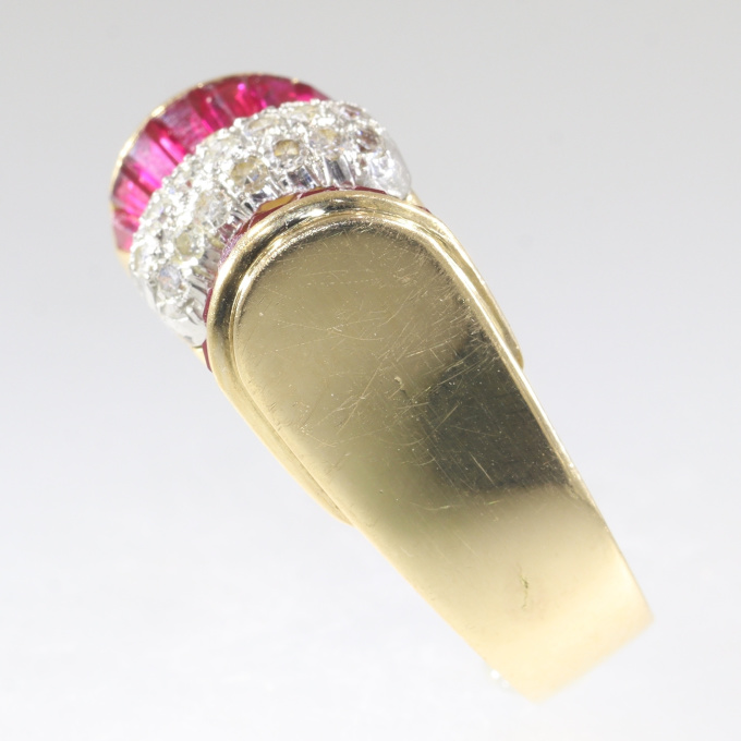 Strong design vintage Retro bow tie ring with rubies and diamonds by Onbekende Kunstenaar