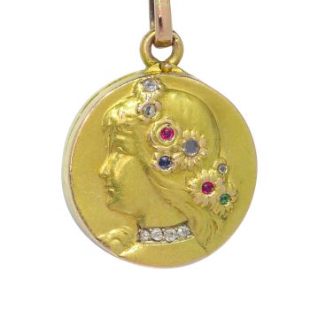 Vintage Art Nouveau 18K gold locket by Artista Desconocido