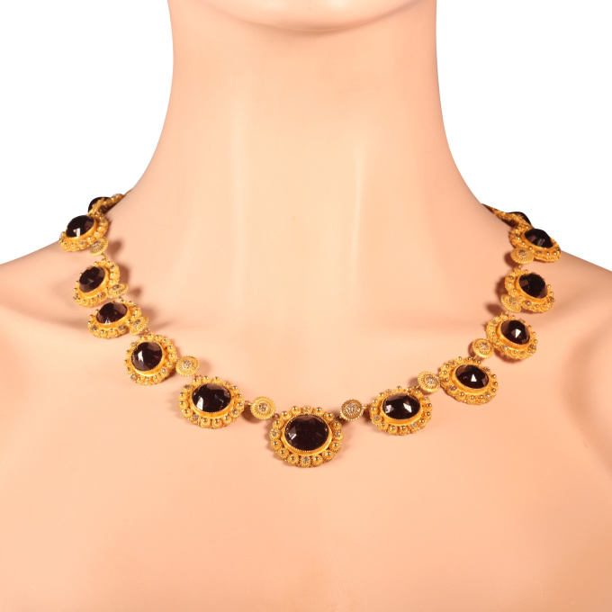 Victorian gilded garnet parure matching necklace and earrings in original box by Artista Desconocido