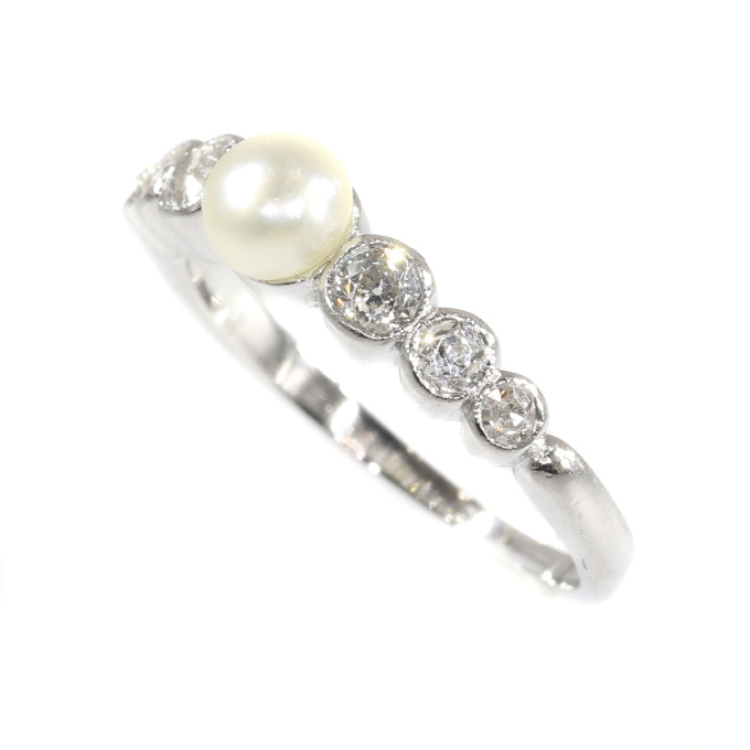 Art Deco diamond and pearl ring by Onbekende Kunstenaar