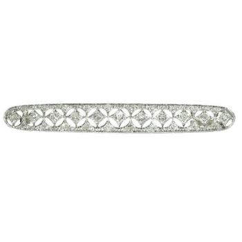 Dutch platinum Art Deco Belle Epoque bar brooch set with diamonds by Artista Desconocido