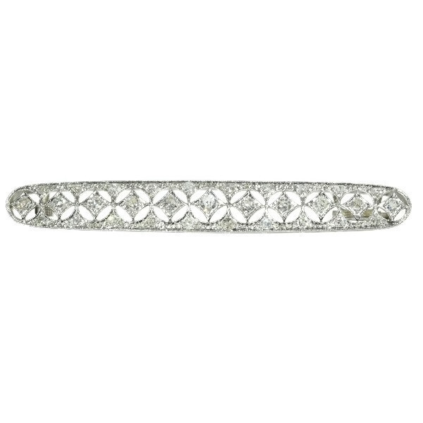 Dutch platinum Art Deco Belle Epoque bar brooch set with diamonds by Unknown Artist