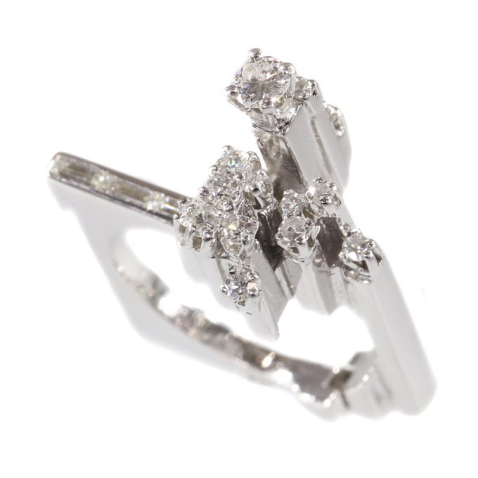 French Vintage Sixties strong design artist Vendome platinum diamond ring by Artista Sconosciuto