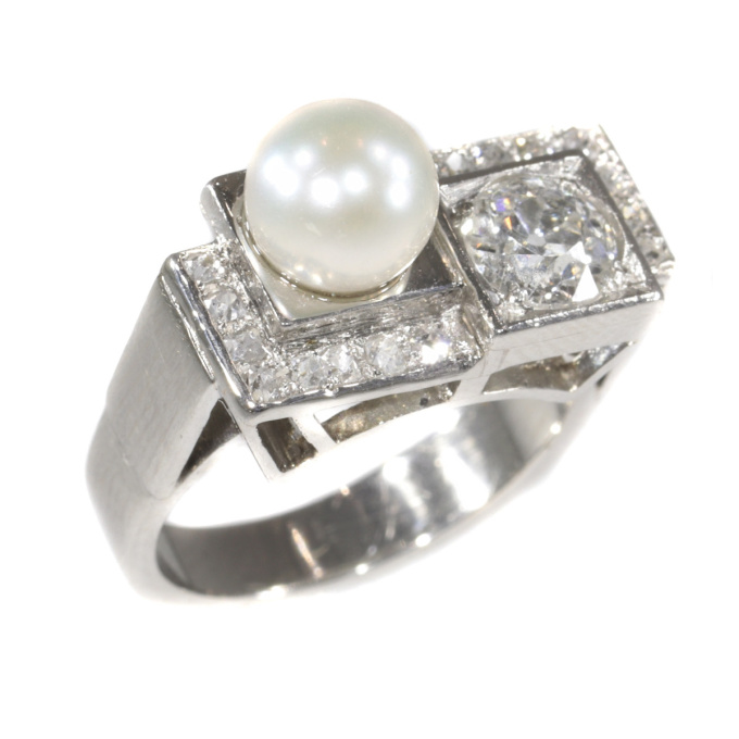 Vintage platinum diamond and pearl Art Deco ring by Onbekende Kunstenaar