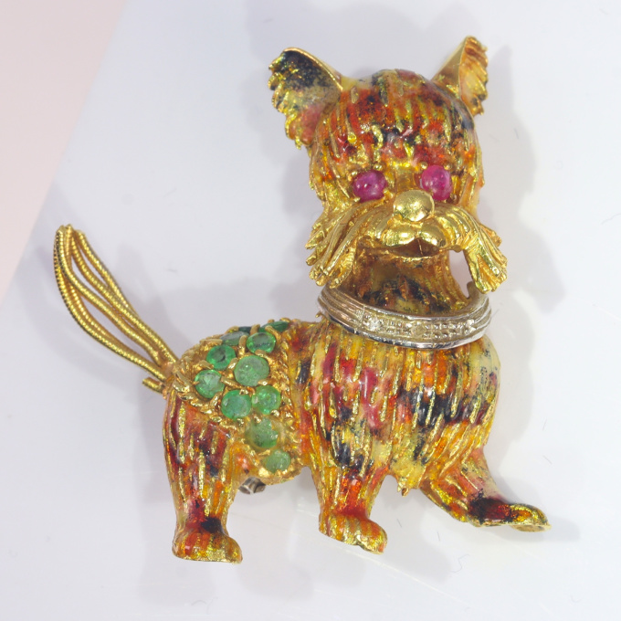 Typical Vintage Fifties 18K gold animal brooch amusing dog by Unknown Artist