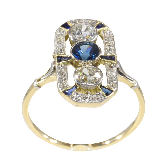 Vintage Art Deco diamond and sapphire engagement ring by Artista Desconocido