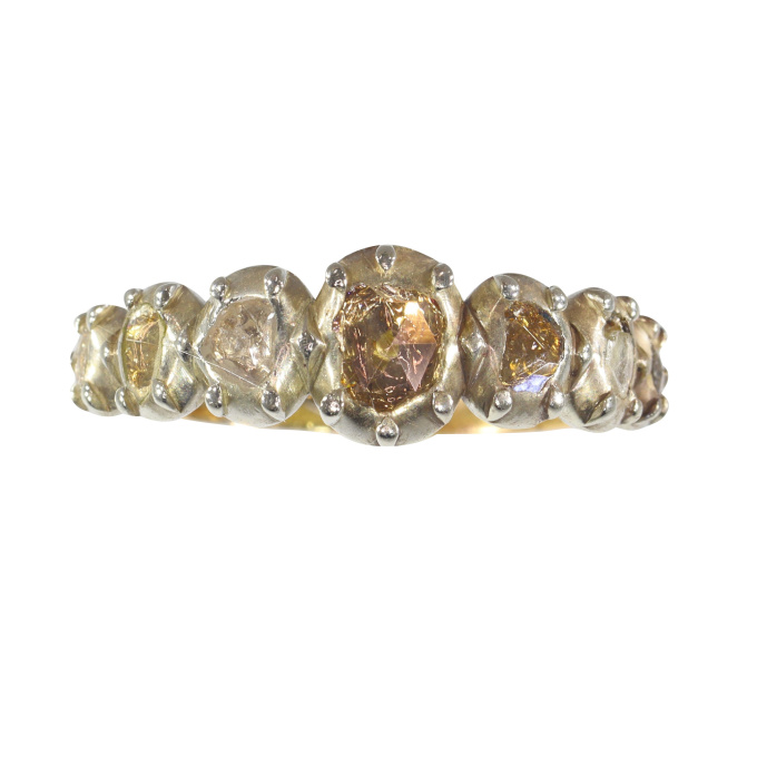 Antique diamond inline ring by Artista Sconosciuto