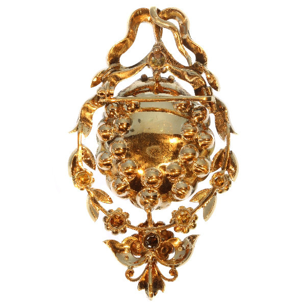 Antique pendant with big shell covered in diamonds can also be worn as brooch by Artiste Inconnu