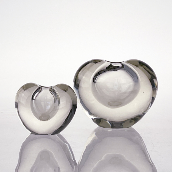 Matched set of two sizes crystal Art-Object "Sydän" (Heart), Model 3557 - Iittala, Finland 1957 by Timo Sarpaneva