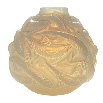 Small vase 'Oléron' or 'Petits poissons' by René Lalique
