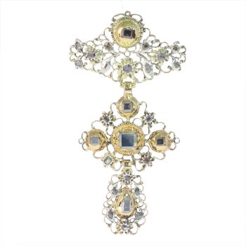 Antique early 18th Century diamond cross - a so-called à la Jeannette - with extraordinary large table rose cut by Unbekannter Künstler