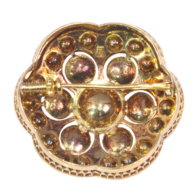 Vintage Antique gold brooch set with large rose cut diamonds by Artiste Inconnu