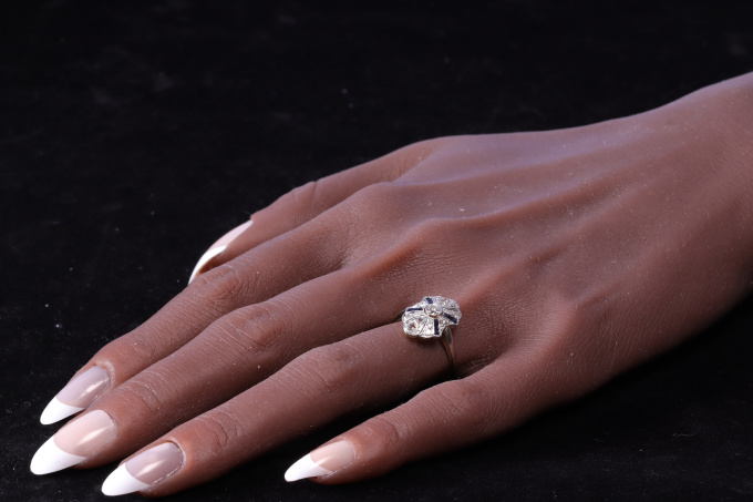 Vintage 1920's Art Deco diamond and sapphire engagement ring by Artista Sconosciuto