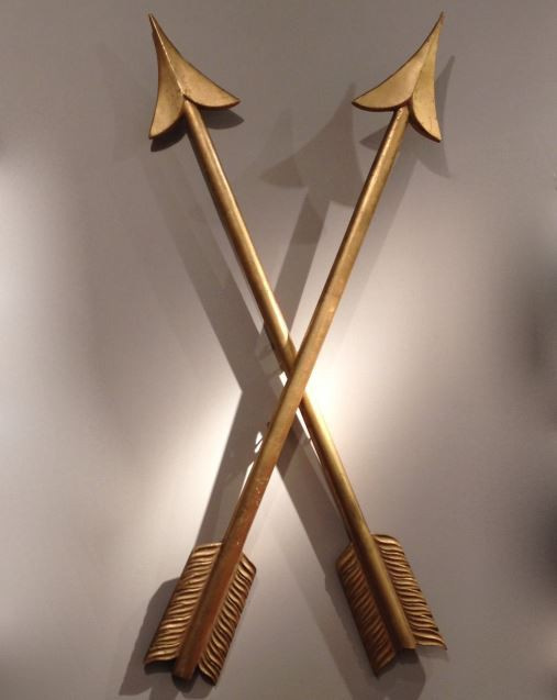 Set of 4 large gilded wooden arrows by Artista Sconosciuto