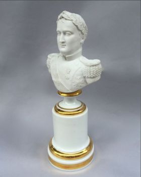 'Porcelaine de Paris' bust of Napoleon by Artiste Inconnu