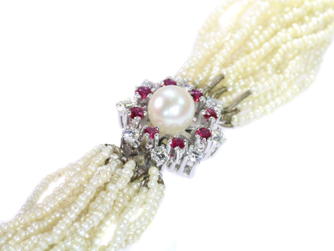 Vintage pearl necklace with 13000+ pearls and white gold diamond ruby closure by Artiste Inconnu