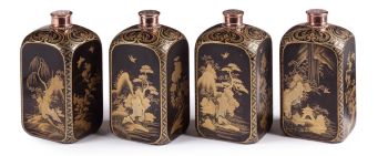A set of four extremely rare and important pictorial-style Japanese export lacquer bottles by Artista Desconhecido