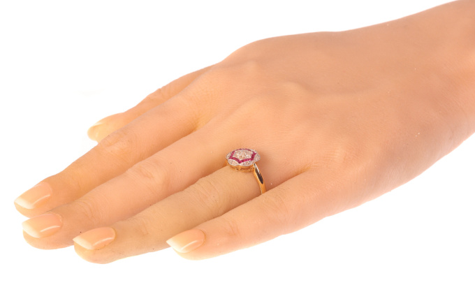 Vintage Art Deco diamond and ruby engagement ring by Unbekannter Künstler