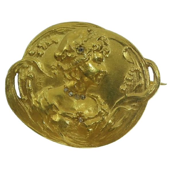 Early Art Nouveau gold brooch depicting love in springtime by Artiste Inconnu