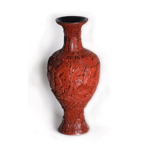 Chinese red lacquer vase by Artista Sconosciuto