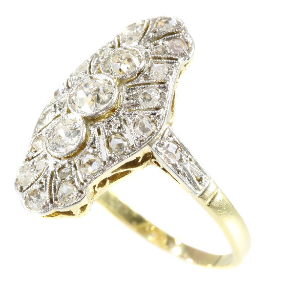 Genuine Vintage Art Deco diamond engagement ring by Unbekannter Künstler