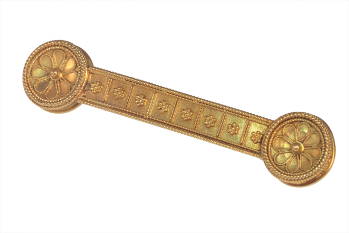 Vintage antique 19th Century 18K gold bar brooch decorated with gold granulation by Unbekannter Künstler