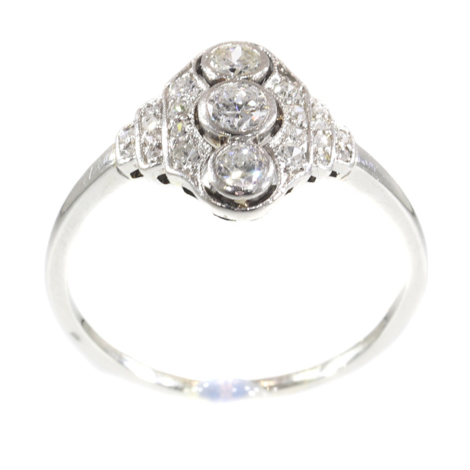 Vintage Art Deco Interbellum diamond engagement ring by Artista Desconhecido