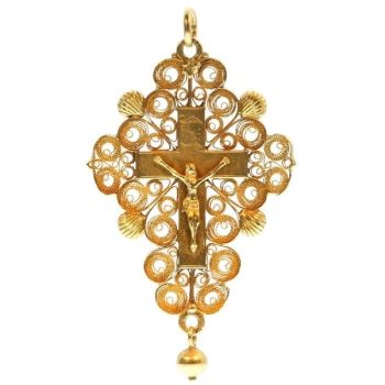 Antique gold French Rococo cross in filigree from around the French Revolution by Unknown Artist