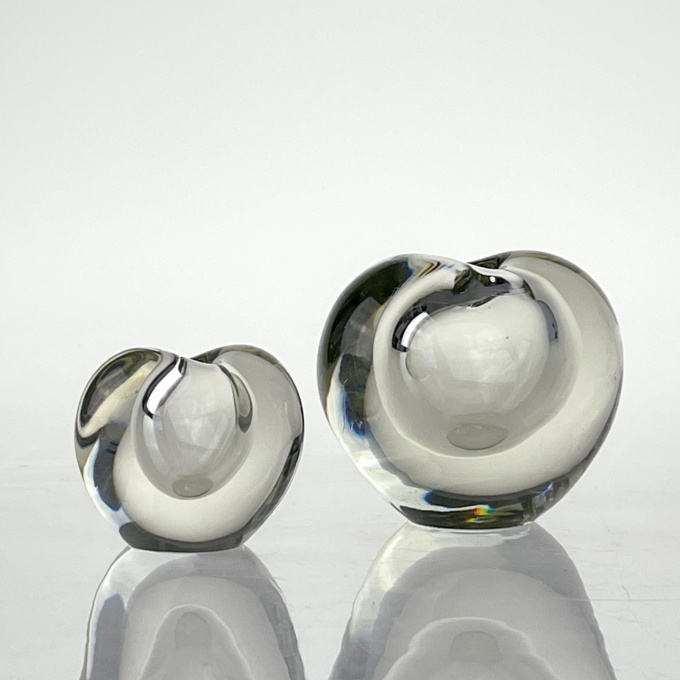 Matched set of two sizes crystal Art-Object "Sydän" (Heart), Model 3557 - Iittala, Finland 1957 by Timo Sarpaneva