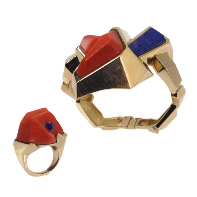Vintage Seventies Pop-Art matching set gold bracelet and ring with coral and lapis lazuli by Unknown Artist